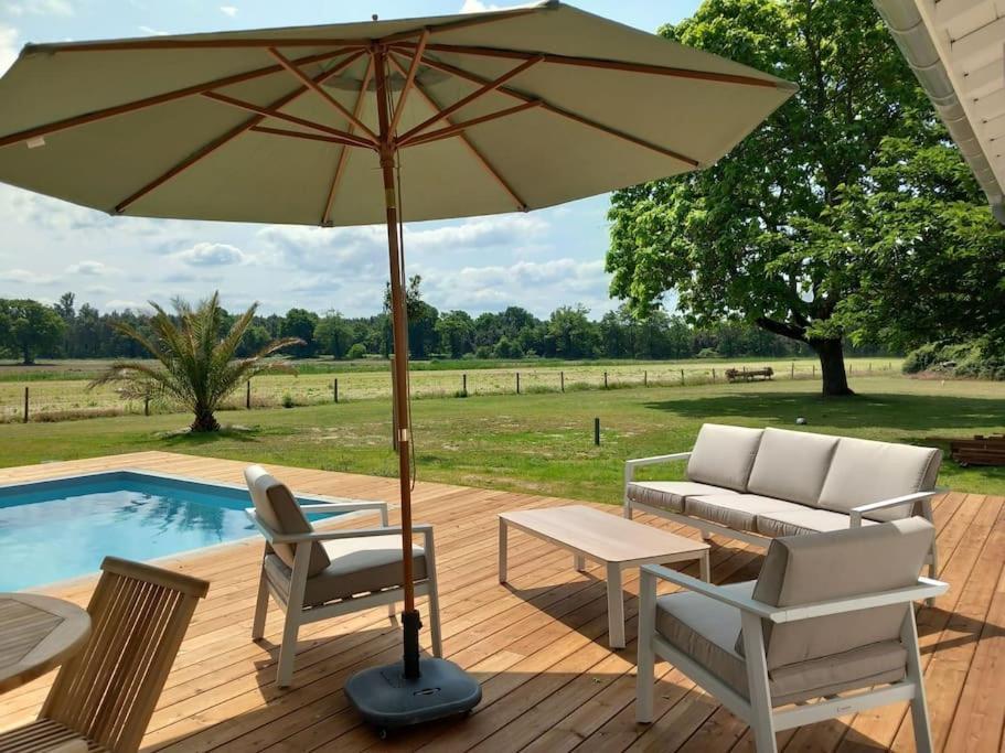 Maison Neuve Avec Piscine Chauffee, 4 Kms De Contis Holiday home *